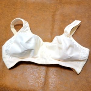 38D Playtex 18 hour bra